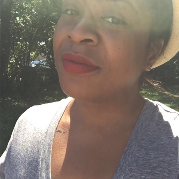 Meet your Posher, Tara - Picture 5 of 6